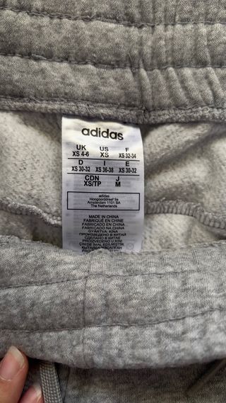 Pantalón chándal Adidas gris