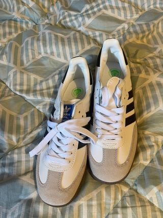 Zapatillas Adidas Samba Beige y Blanco