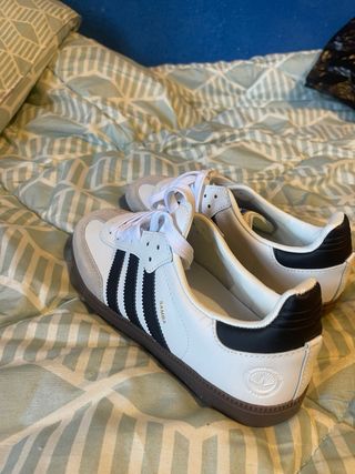 Zapatillas Adidas Samba Beige y Blanco