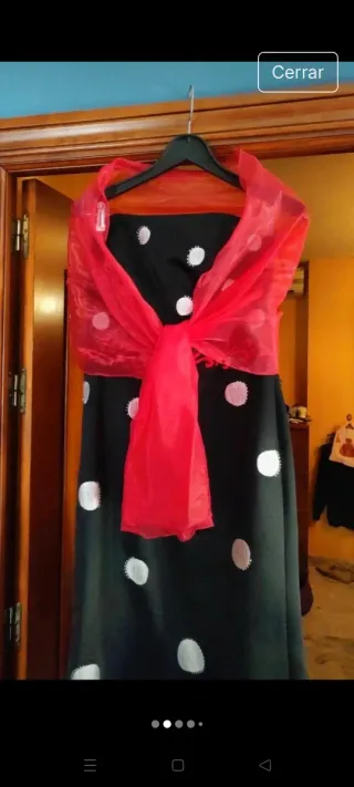 Vestido de fiesta con lunares