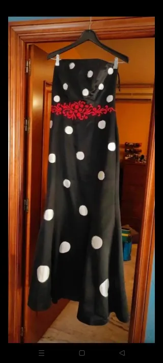 Vestido de fiesta con lunares