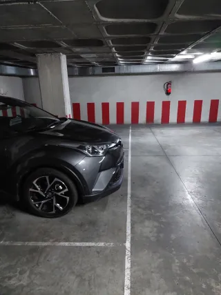 Plaza Garaje en el centro.