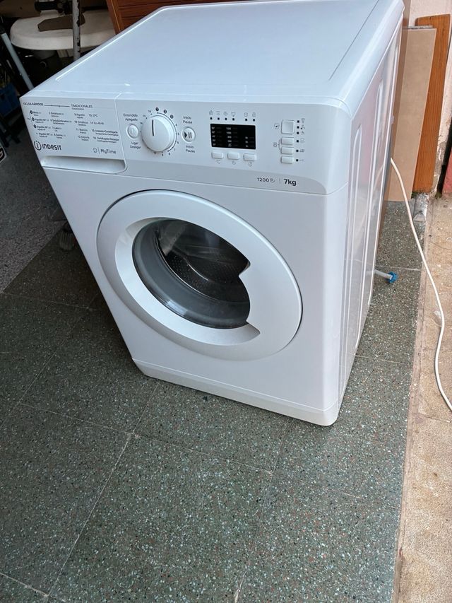 Lavadora Indesit 7kg 1200 rpm