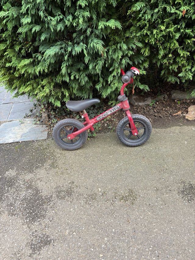 Bicicleta infantil CHICO RED BULLET