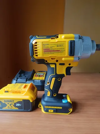 Llave de Impacto Dewalt DCF892 20V XR