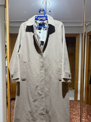 Chaqueta larga beige oversize