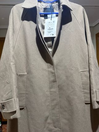 Chaqueta larga beige oversize
