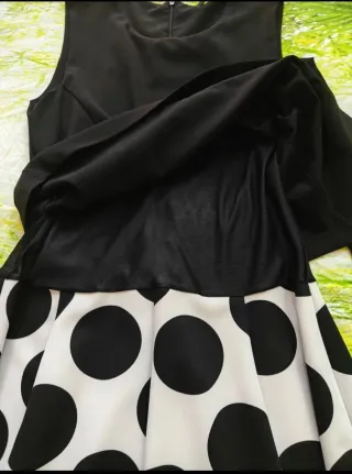 Abito asimmetrico pois