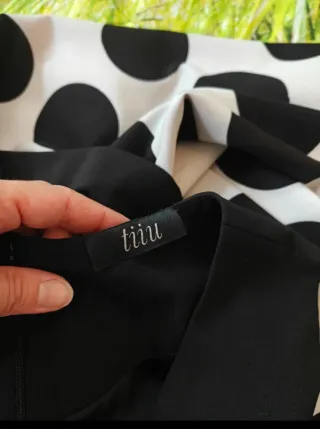 Abito asimmetrico pois