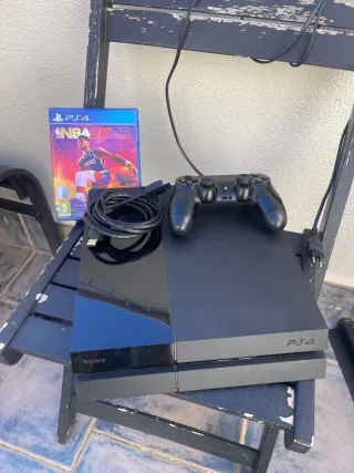 PS4 (PlayStation 4) Negra + NBA 2K23