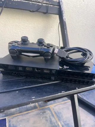 PS4 (PlayStation 4) Negra + NBA 2K23