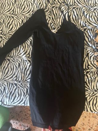 Vestido negro asimétrico