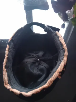 Berretto nero con fantasia