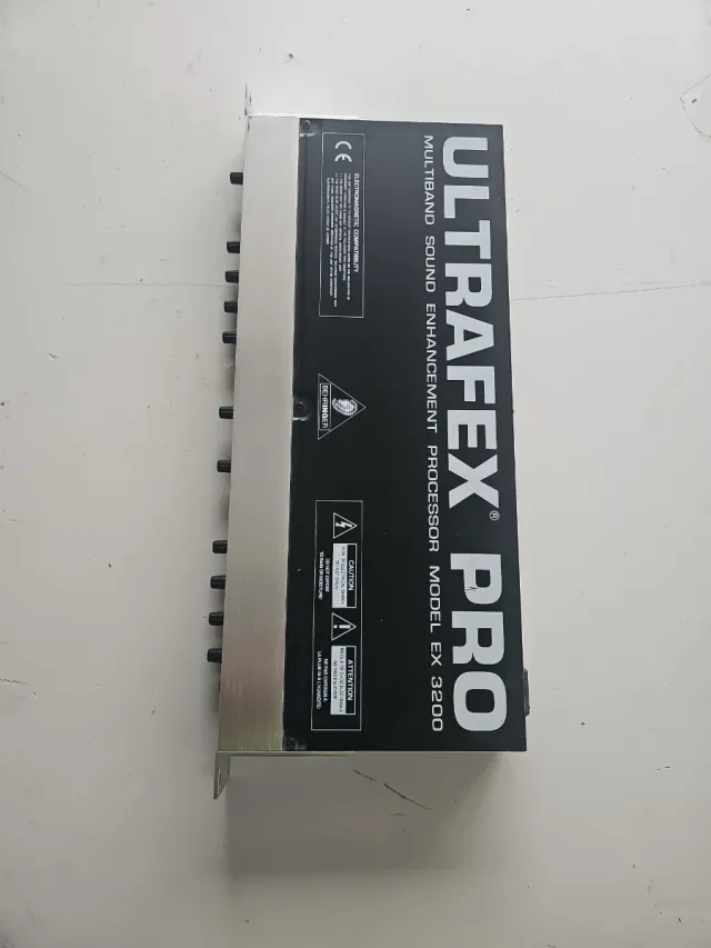 Behringer Ultrafex Pro EX3200 Procesador