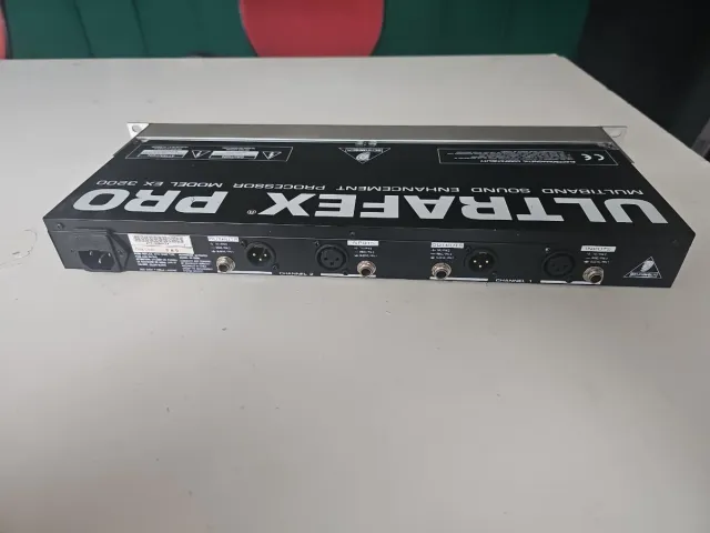 Behringer Ultrafex Pro EX3200 Procesador