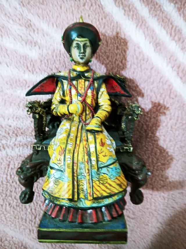 Escultura Emperatriz Chino Antiguo