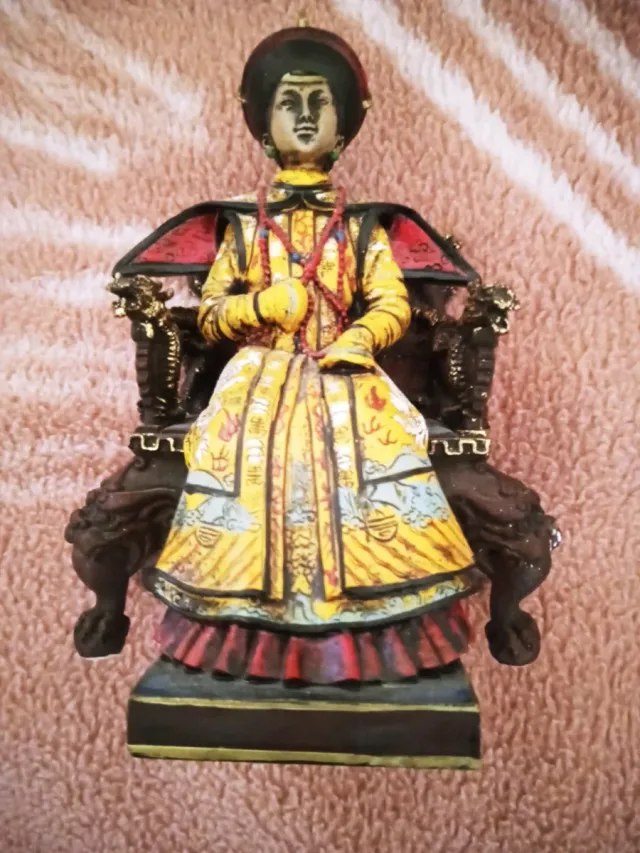 Escultura Emperatriz Chino Antiguo