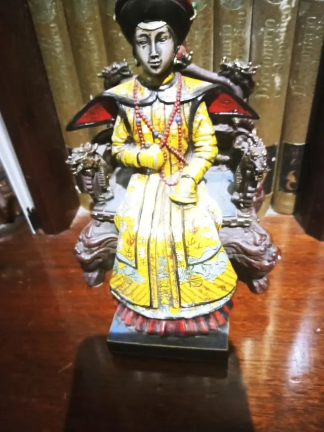 Escultura Emperatriz Chino Antiguo