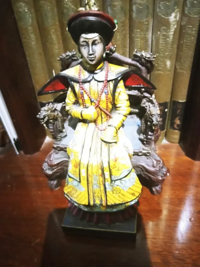 Escultura Emperatriz Chino Antiguo