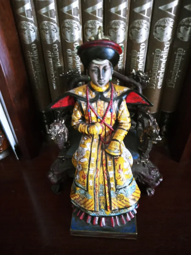 Escultura Emperatriz Chino Antiguo
