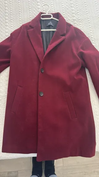 Abrigo de terciopelo rojo