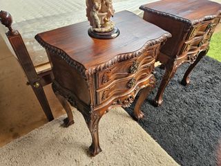 Mesas de cabeceira antigas em madeira maciça - ópt