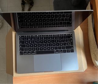 MacBook Pro 13 2017 i7 16GB RAM 500GB SSD retina