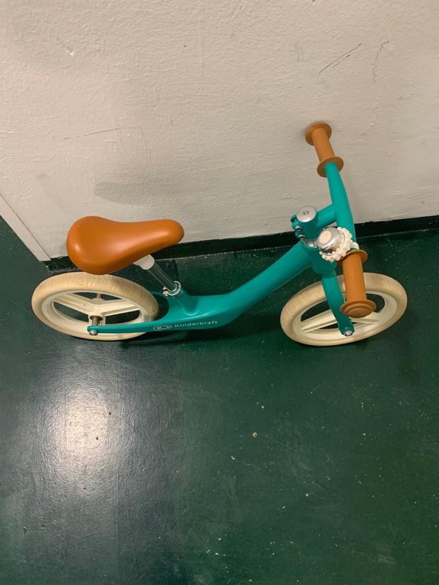 Bicicleta de equilibrio Kinderkraft