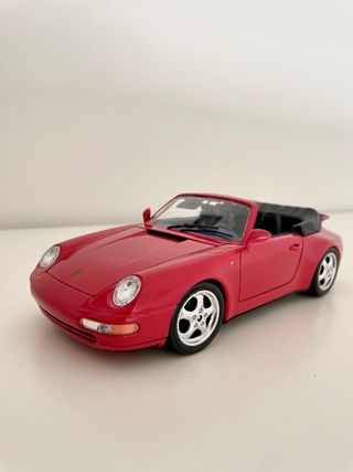 Modellino Porsche 993 cabrio BBurago 1:18.