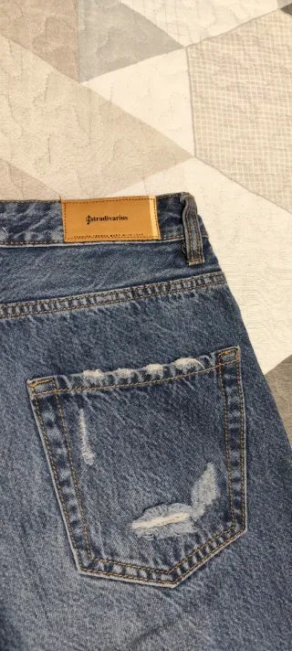 Pantalón vaquero mom fit Stradivarius T34