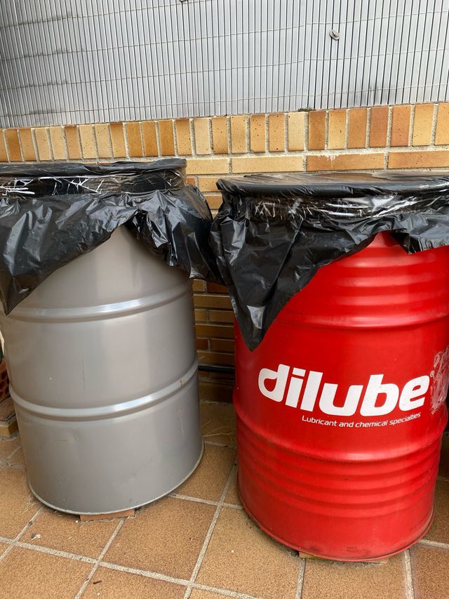 Bidones vacíos 200L perfecto estado