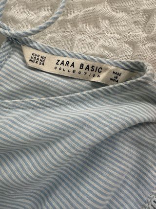 Camisa Zara Rayas Azules Bordado Negro Talla XS