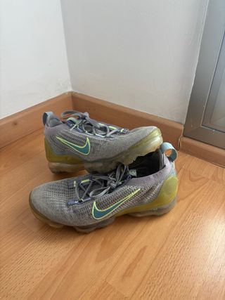 Nike VaporMax Gris y Verde