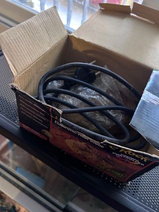 Terrario completo para mascotas usado