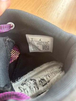 Zapatillas Jordan Moradas y Naranjas