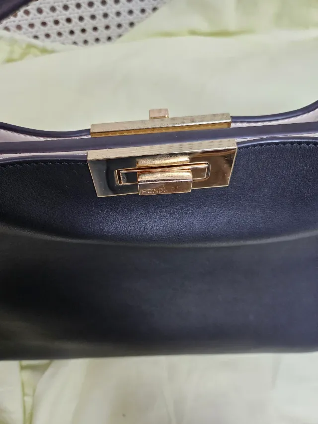 Borsa Fendi nera in pelle