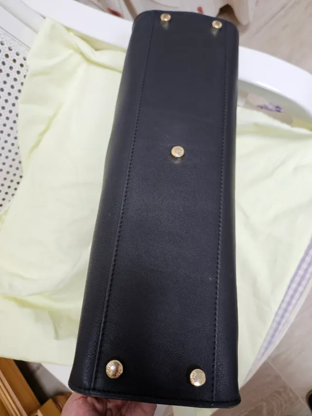 Borsa Fendi nera in pelle