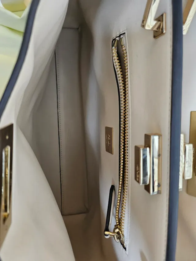 Borsa Fendi nera in pelle