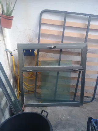 Ventana de aluminio 130x130