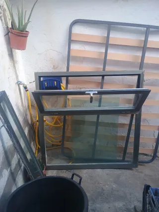 Ventana de aluminio 130x130