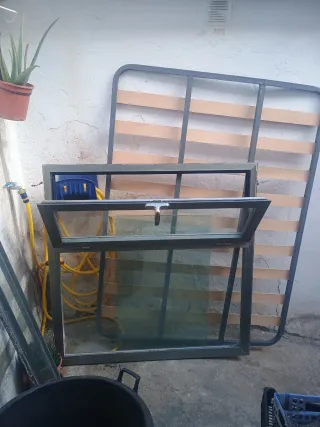 Ventana de aluminio 130x130