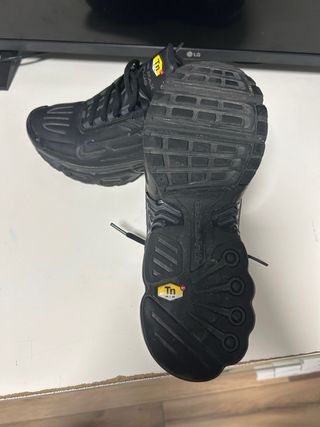 Nike TN Air Max Plus Negras