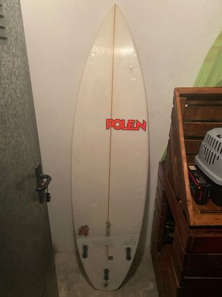 Tabla de surf reparada