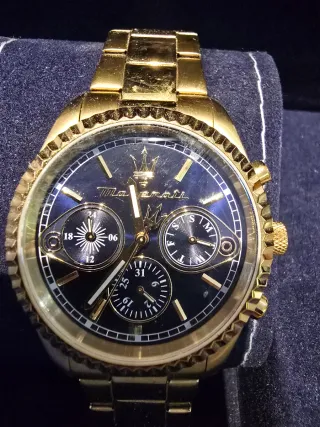 Reloj Maserati Dorado Cronógrafo