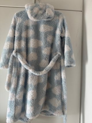 Bata suave azul y blanco