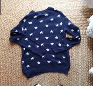 Jersey azul con estrellas blancas