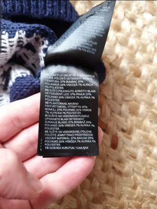 Jersey azul con estrellas blancas