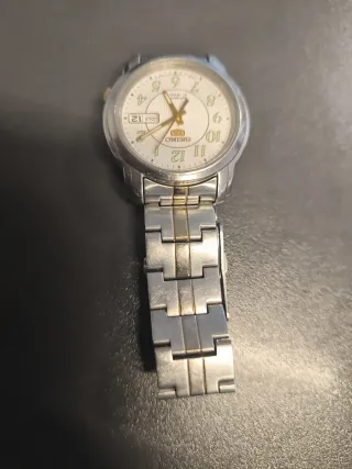 Reloj Seiko 5 Automático Oro y Plata