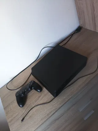 Consola Playstation 4 Negra