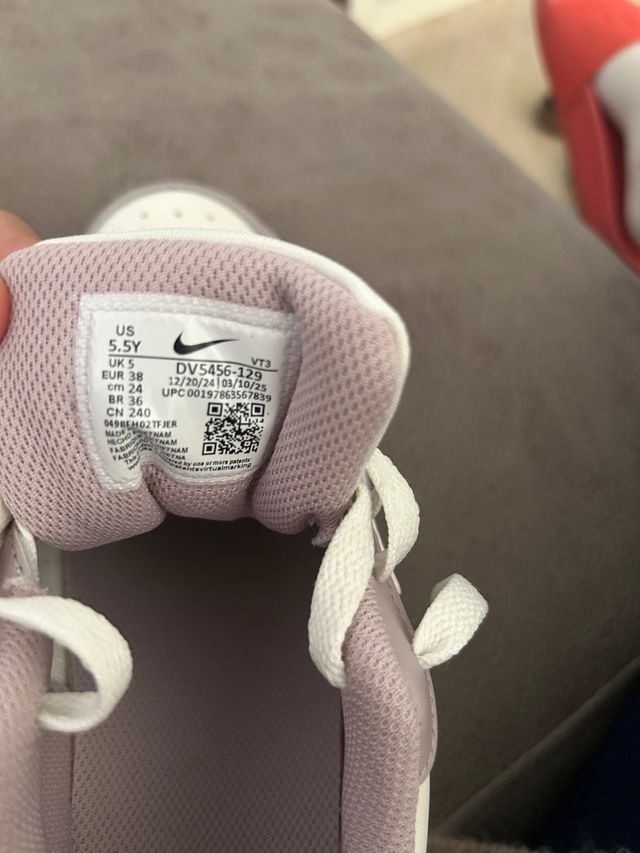 Zapatillas Nike Blancas y Rosas